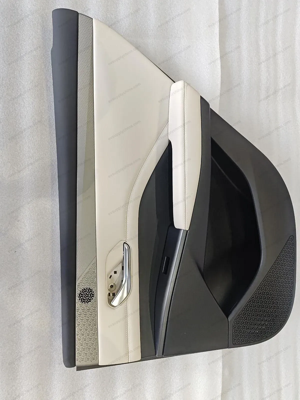 Right rear door guard plate assembly - gold sand — BYD BYD Qin Plus DM-i (Gen 2) — OE 15660902-00, HA5H-6202200A-00YBM