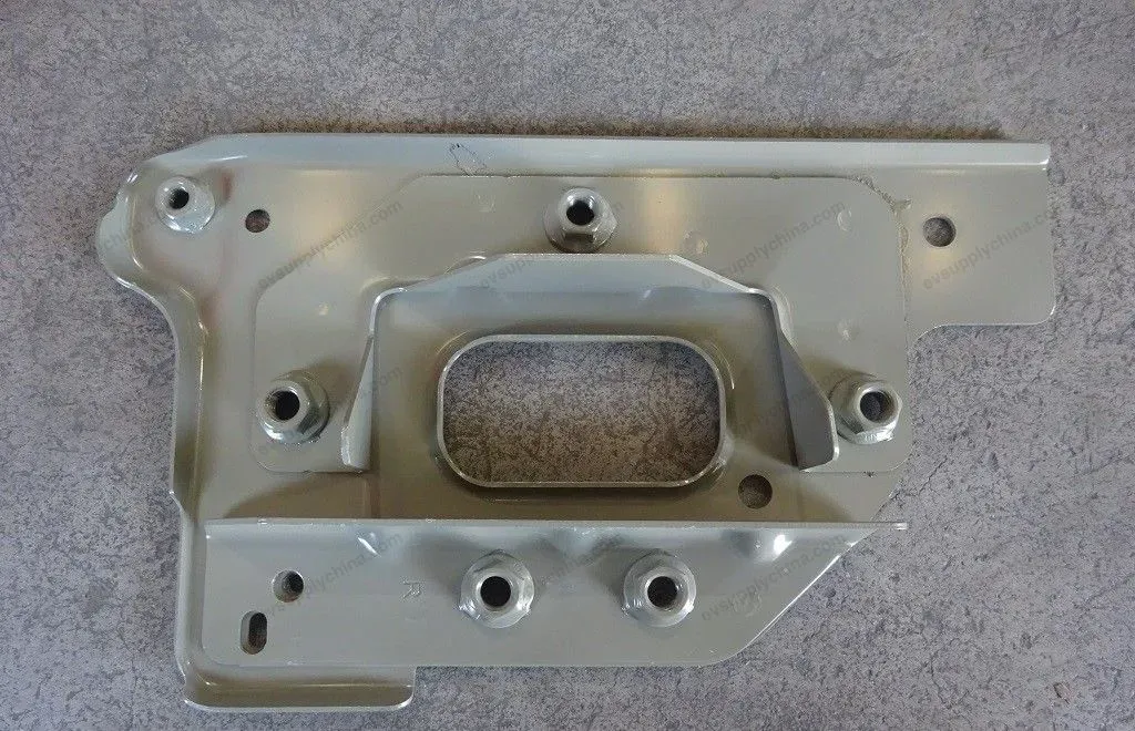 Front anti-collision beam right mounting plate assembly — BYD BYD Sealion 05 DM-i — OE 13602028-00, SA2H-5301559/70