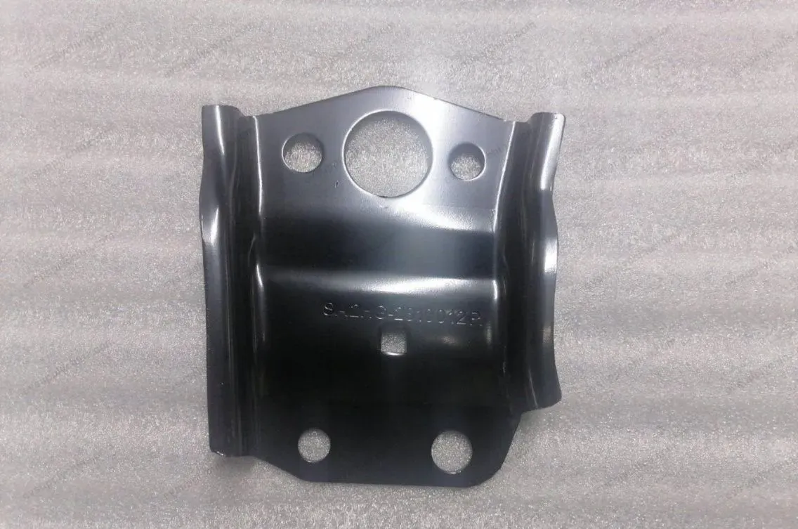 Front stabilizer bar right bushing pressure plate — BYD BYD Sealion 05 DM-i — OE 13003737-00, SA2HG-2810012