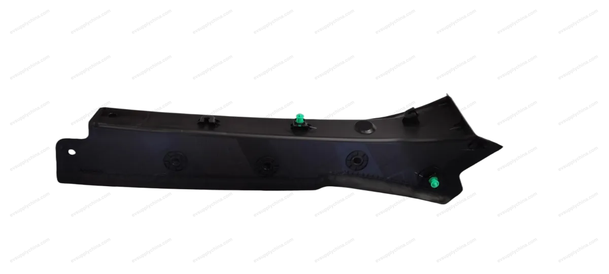 Right rear lamp guard plate assembly — BYD BYD Sealion 7 — OE UKEA-2804840