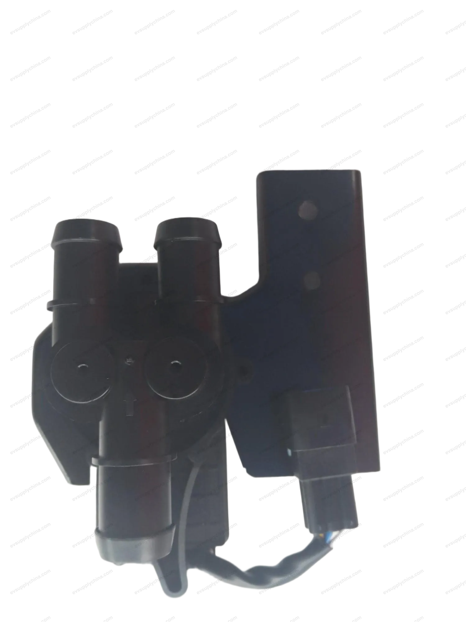 Electric three-way water valve — BYD BYD Song Plus EV (2025) — OE 13507848-00, SA3EJ-8101950