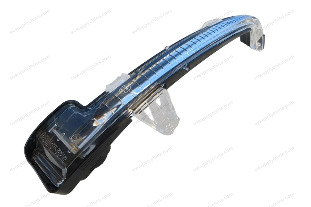 Right exterior rearview mirror side turn signal assembly — BYD BYD Tang EV — OE 12472818-00, STF-8202149
