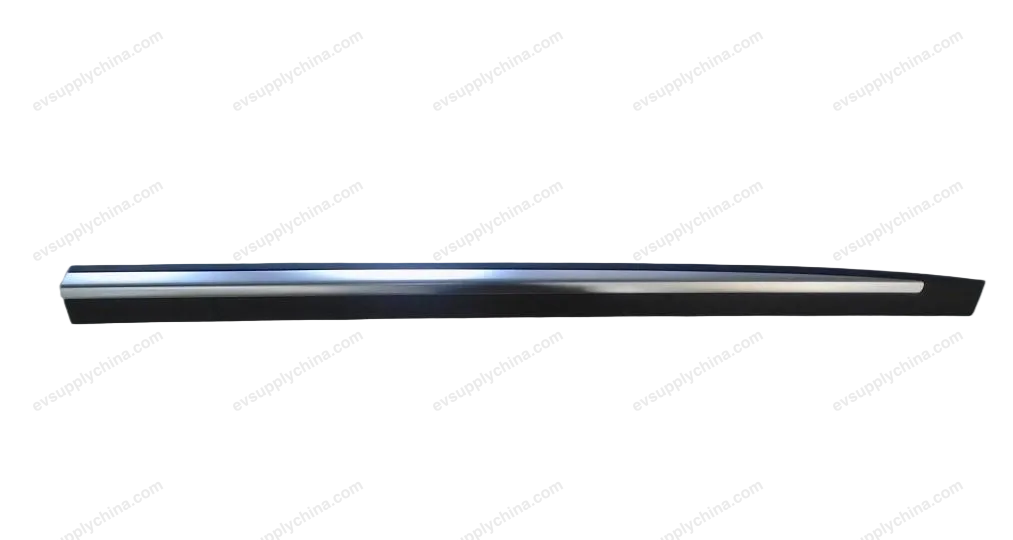 Right front door trim assembly - standard black — BYD BYD Tang EV — OE 12702625-00, ST-5402720-D1B0