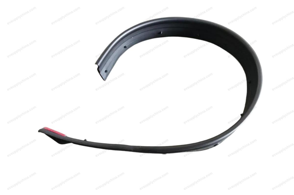 Front left door seam strip — BYD Denza D9 — OE 13495813-00, MRHB-6107211