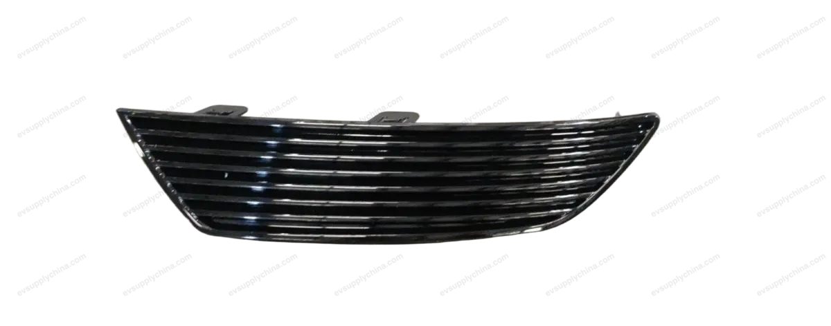 Left side of spoiler trim — BYD Denza D9 — OE 13590404-00, MRHB-5614152