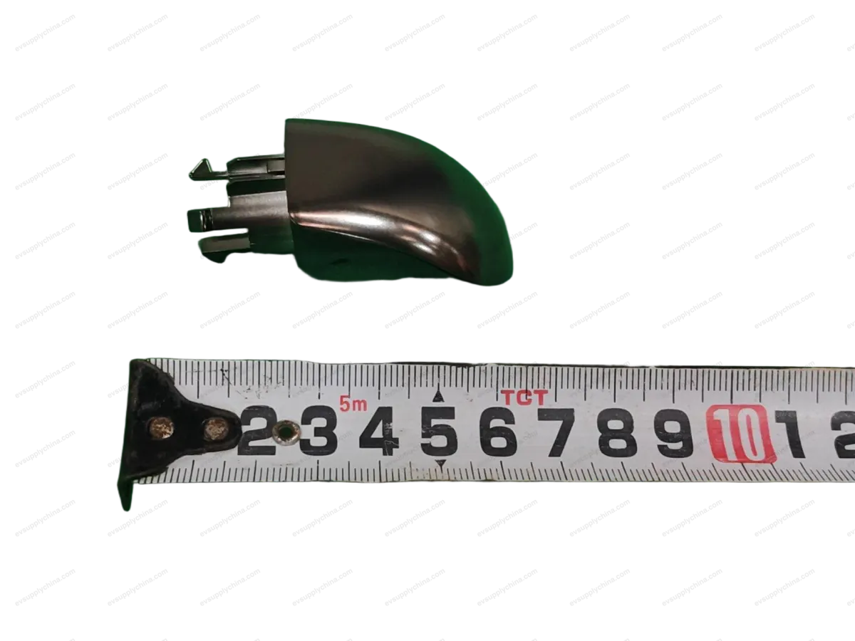Left upper handle bolt plug 2 - Imitation matte gold plating — BYD Denza D9 — OE 15467999-00, MRHB-5402278-00EAD