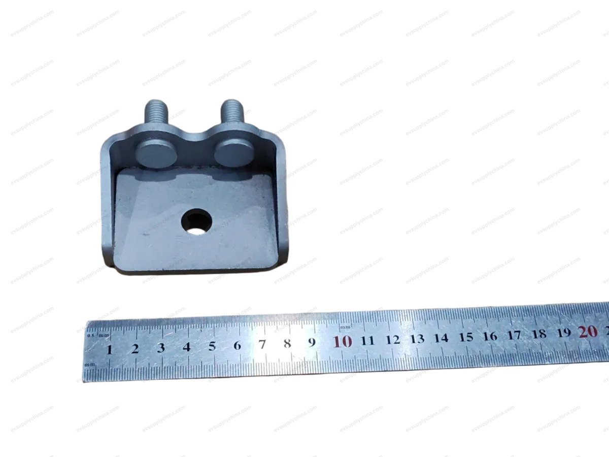 Rear stabilizer bar tie rod bracket assembly — BYD Denza D9 — OE 13490835-00, MRHB-2915140
