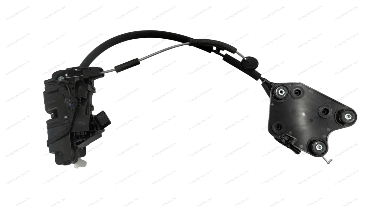 Right front door lock assembly — BYD Denza D9 — OE 15140083-00, MREBY-6105209
