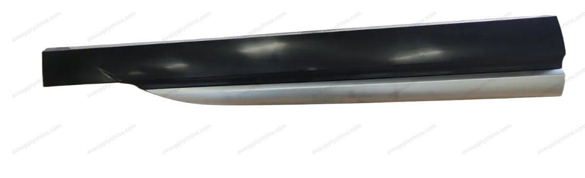 Right front door trim assembly — BYD Denza D9 — OE 14184456-00, MRHB-5402720