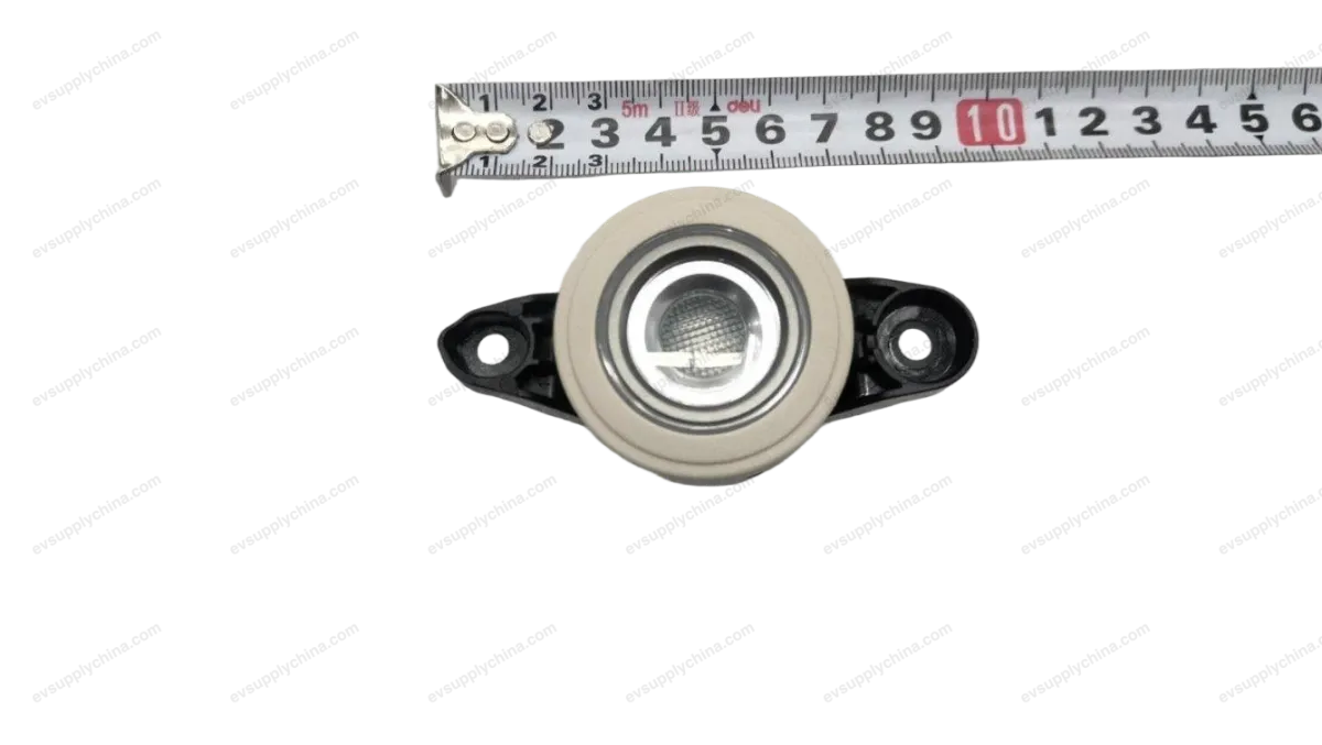 Right rear interior light assembly - matte gold plating — BYD Denza D9 — OE 15291685-00, MREB-4123080A-00HBY