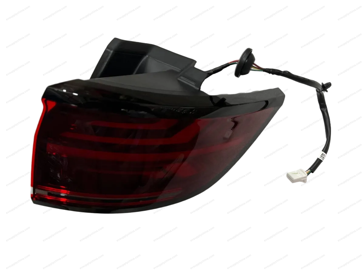Right rear light assembly — BYD Denza D9 — OE 14998390-00, MRE-4133020N